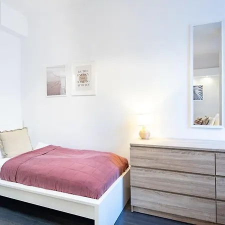 - Large - Balcony - Comfy - Ac * Budapest