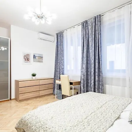 - Large - Balcony - Comfy - Ac * 부다페스트