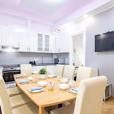 - Large - Balcony - Comfy - Ac * 부다페스트