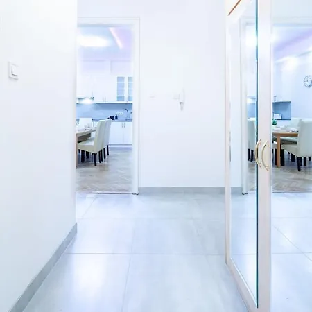 - Large - Balcony - Comfy - Ac