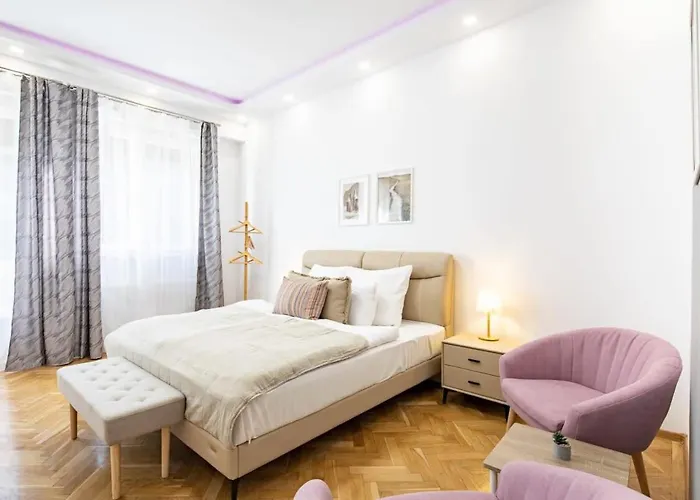 - Large - Balcony - Comfy - Ac