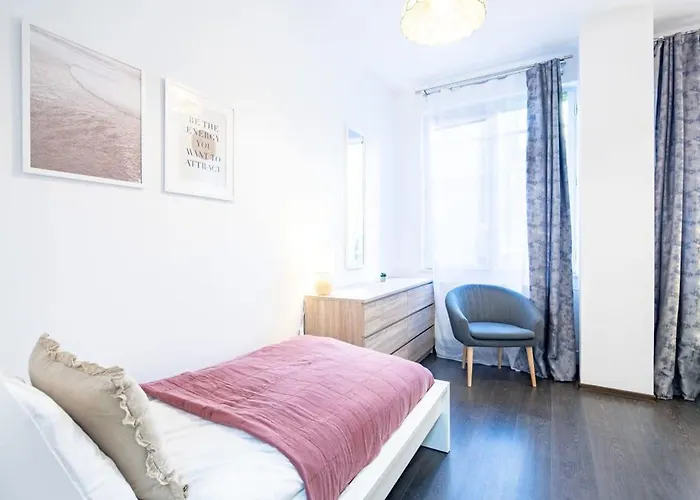 - Large - Balcony - Comfy - Ac * Budapest
