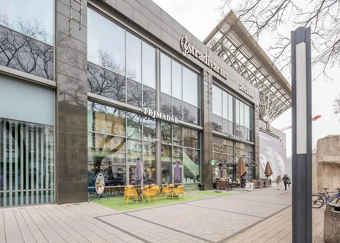 - Large - Balcony - Comfy - Ac Apartament *