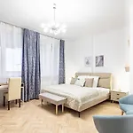 - Large - Balcony - Comfy - Ac *