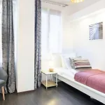- Large - Balcony - Comfy - Ac Daire