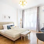 - Large - Balcony - Comfy - Ac Daire Budapeşte