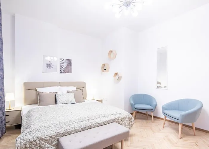 - Large - Balcony - Comfy - Ac Apartament *