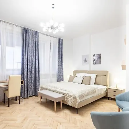 - Large - Balcony - Comfy - Ac *