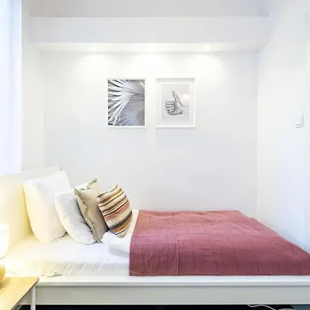 Appartement - Large - Balcony - Comfy - Ac Boedapest