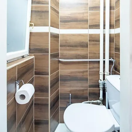 Appartement - Large - Balcony - Comfy - Ac *